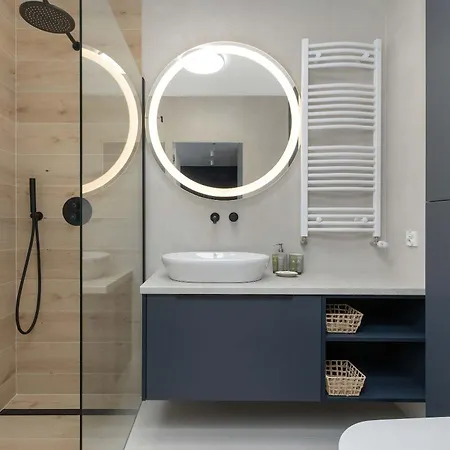 Bright Spadochroniarzy In With Parking & Pool By Renters *