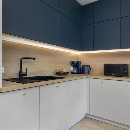 Apartment Bright Spadochroniarzy In With Parking & Pool By Renters