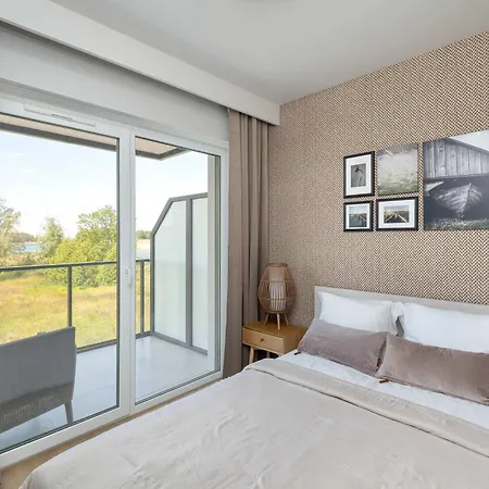 Apartment Bright Spadochroniarzy In With Parking & Pool By Renters Dziwnow