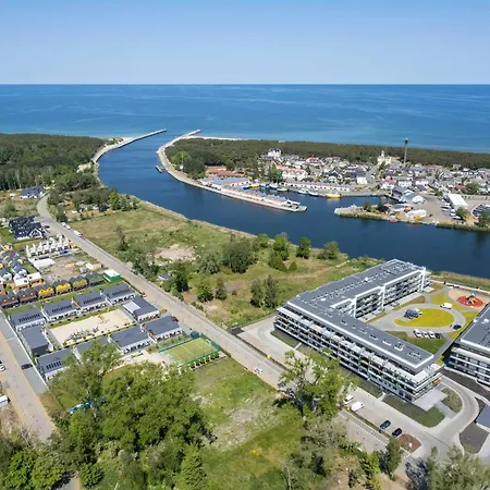 Bright Spadochroniarzy In With Parking & Pool By Renters Apartment Dziwnow