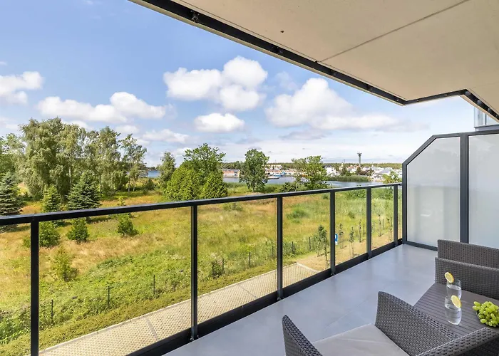 Bright Spadochroniarzy In With Parking & Pool By Renters *