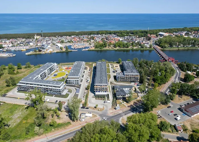 Bright Spadochroniarzy In With Parking & Pool By Renters *