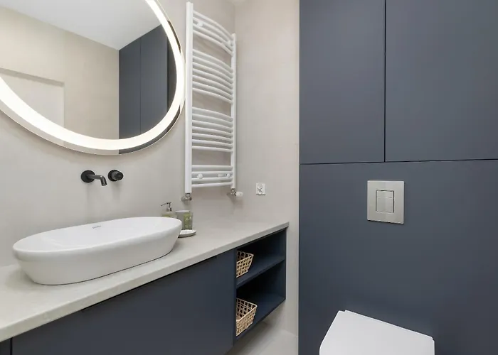 Bright Spadochroniarzy In With Parking & Pool By Renters Appartement *