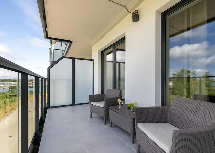 Bright Spadochroniarzy In With Parking & Pool By Renters Appartement Dziwnów