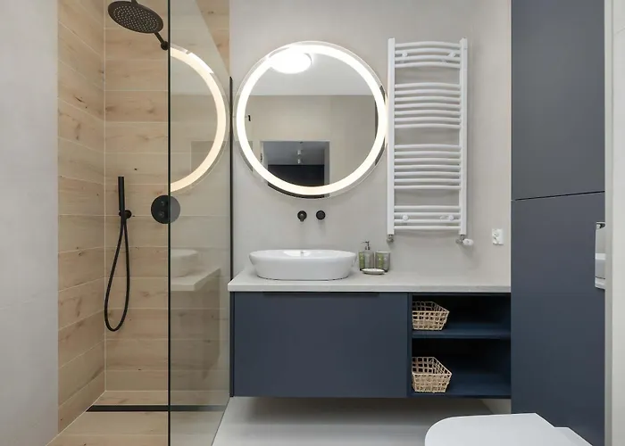 Bright Spadochroniarzy In With Parking & Pool By Renters *