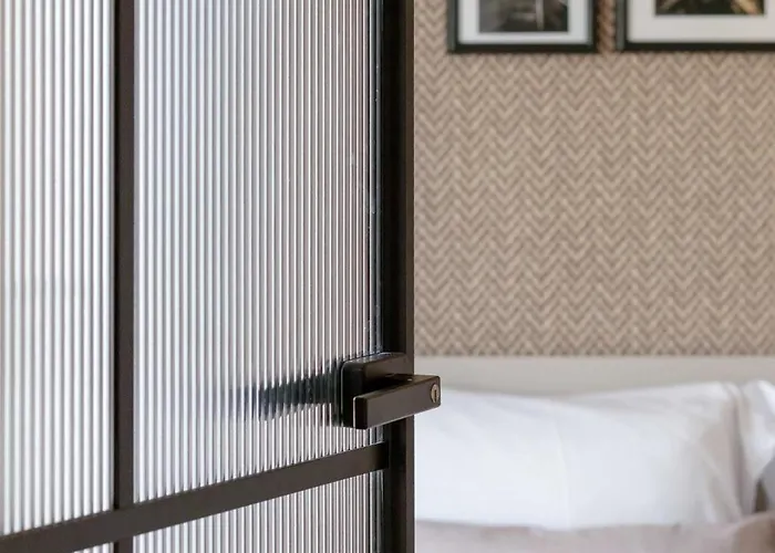 Bright Spadochroniarzy In With Parking & Pool By Renters Appartement