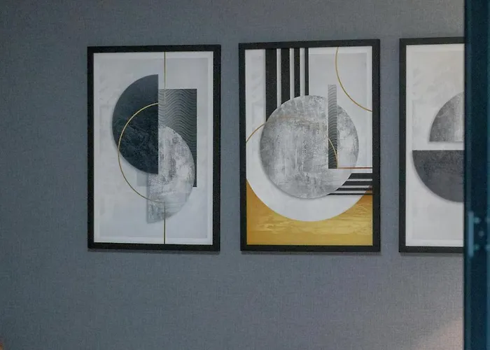 Bright Spadochroniarzy In With Parking & Pool By Renters